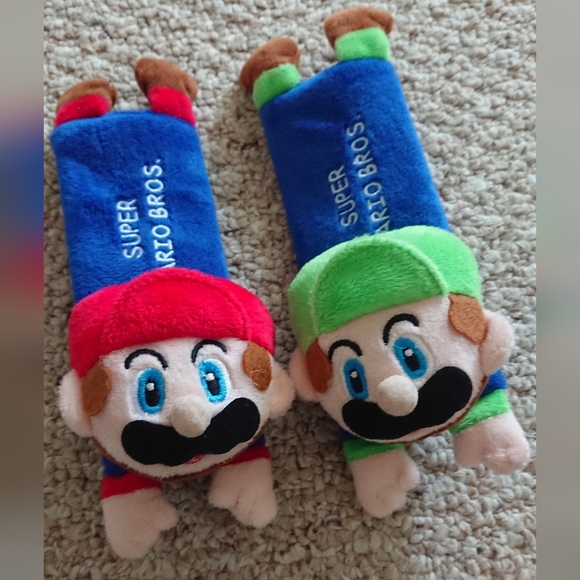 Super Mario Bros Plush car set belts covers Set - Red and Green - Picture 8 of 9